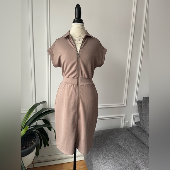 Kyodan Dresses & Skirts - Kyodan Taupe Zip Up Dress